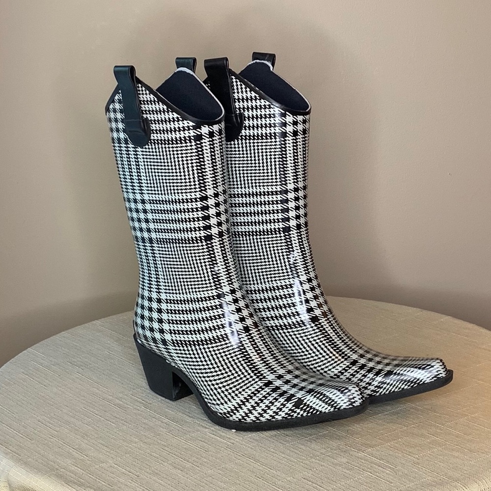Corky houndstooth black and white rain boots